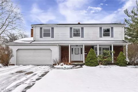 8832 Arrowood Ct, Mentor, OH 44060