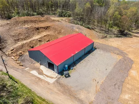 1147 Hope Rd NW, Mineral City, OH 44656