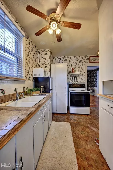 Kitchen - 534 E Maple St, North Canton, OH 44720 photo 3 of 7