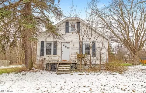 1190 Swartz Rd, Akron, OH 44306