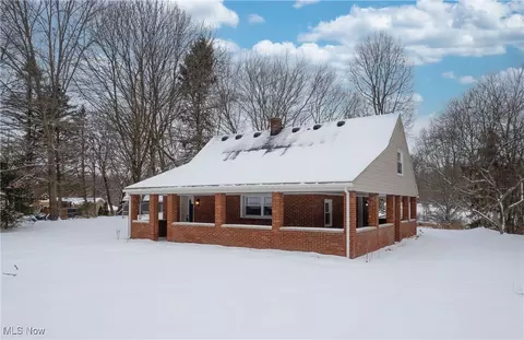 2978 Long Rd, Uniontown, OH 44685