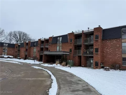 4183 Columbia Rd #121, North Olmsted, OH 44070