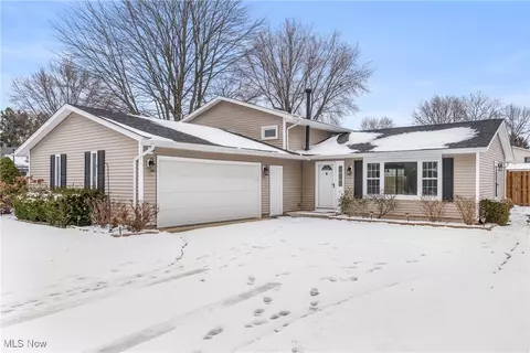 6619 Rosedale Dr, Amherst, OH 44001