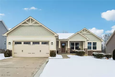 1951 E Woodland Dr, Akron, OH 44313