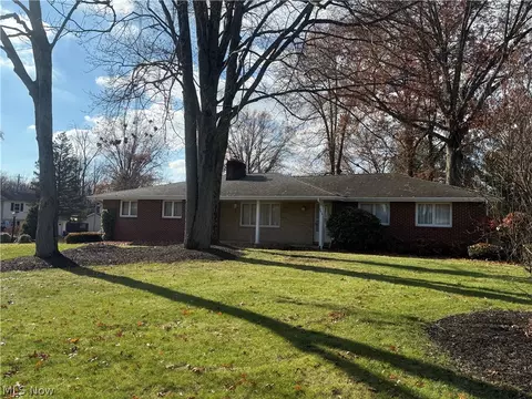 2612 Frostwood Dr, Austintown, OH 44515