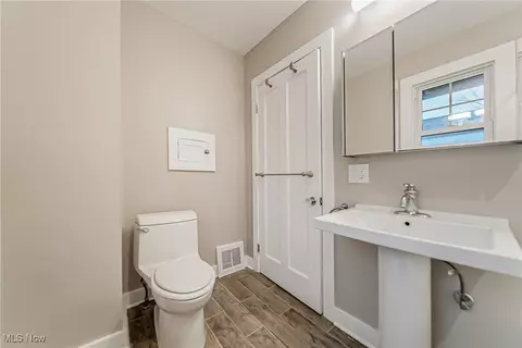 315 E 210th St, Euclid, OH 44123 photo 25
