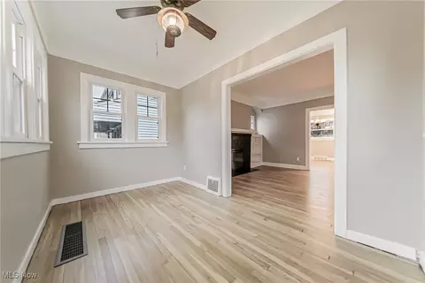 315 E 210th St, Euclid, OH 44123 photo 16