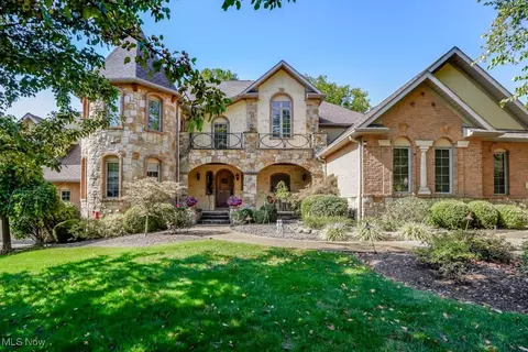2942 Torrey Pines Cir NW, Canton, OH 44708