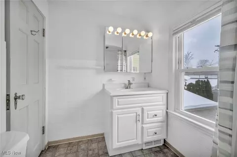 35 E 211th St, Euclid, OH 44123 photo 29