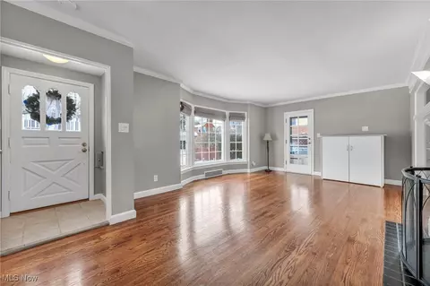 35 E 211th St, Euclid, OH 44123 photo 5