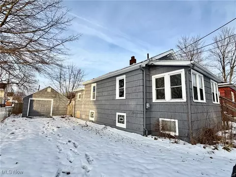 2325 Milton St SE, Warren, OH 44484