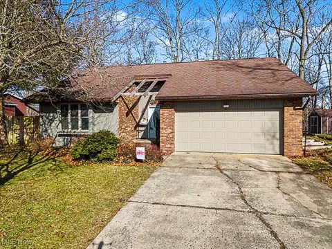 60 Teri Ln, Little Hocking, OH 45742
