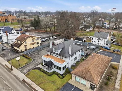 1214 E Market St, Warren, OH 44483