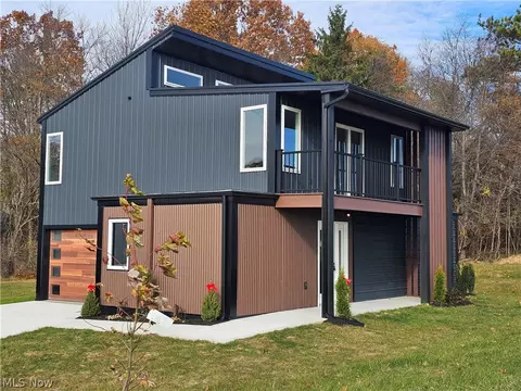 2632 Peach Ln, Wooster, OH 44691