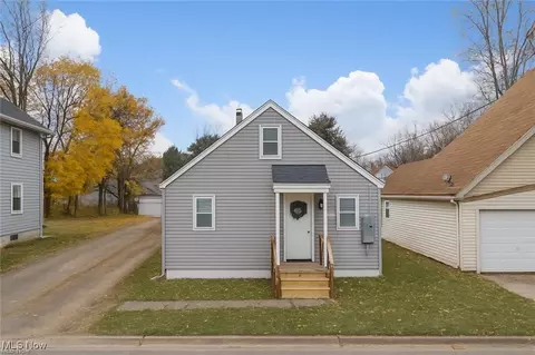 2315 Maple Ave NE, Canton, OH 44714