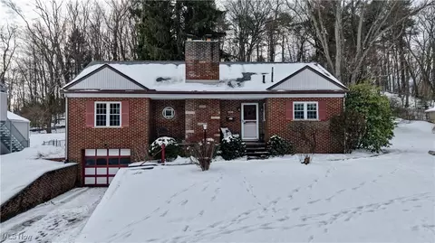106 Maplecrest St SW, North Canton, OH 44720