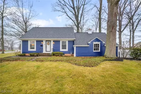 16790 Glenridge Ave, Middleburg Heights, OH 44130