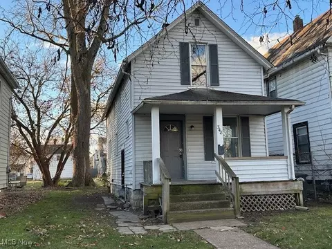 348 11th Ave, Elyria, OH 44035