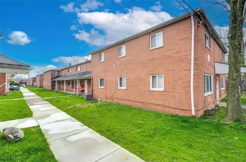 23856 Banbury Cir #5, Warrensville Heights, OH 44128
