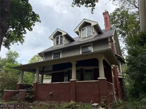 2243 Bellfield Ave, Cleveland, OH 44106