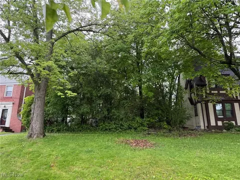 3874 Washington Blvd, University Heights, OH 44118