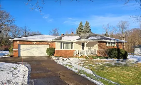 7424 Button Rd, Mentor, OH 44060