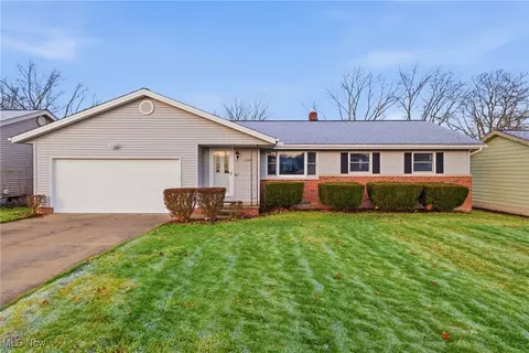 1130 Mulberry Ln, Brunswick, OH 44212