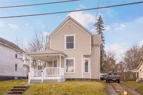 144 19th St NW, Barberton, OH 44203