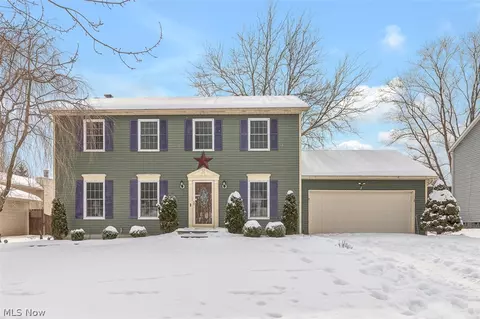 1010 Brookpoint Dr, Medina, OH 44256