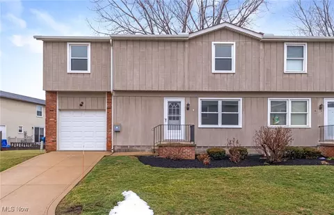 6824 Kirkwood Dr #8, Mentor, OH 44060