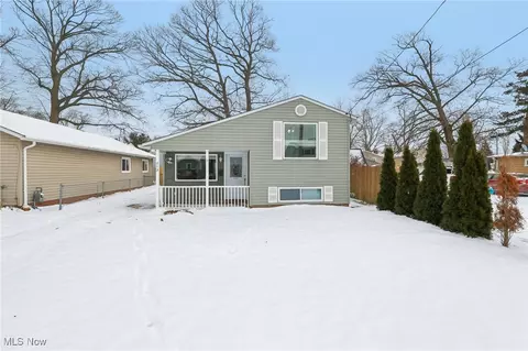 213 Paxton Rd, Eastlake, OH 44095
