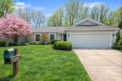 7098 Cross Creek Dr, Concord, OH 44060