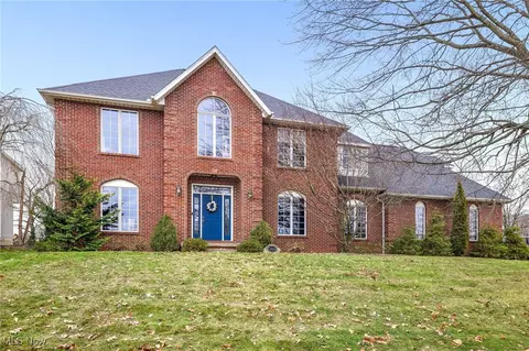 100 Merlot Ct, Doylestown, OH 44230