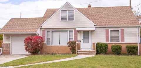 28525 Lakeshore Blvd, Willowick, OH 44095