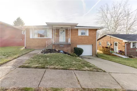 132 Capitol Dr, Weirton, WV 26062