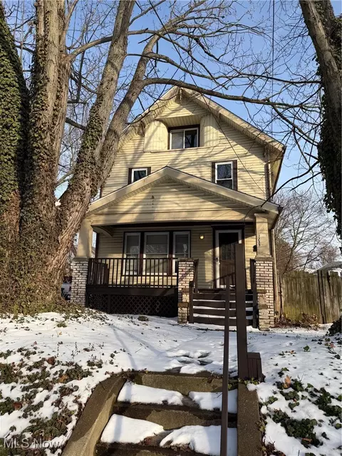 1235 Bellows St, Akron, OH 44301