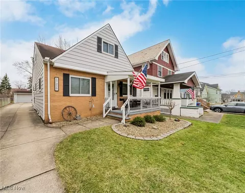 17029 Bradgate Ave, Cleveland, OH 44111