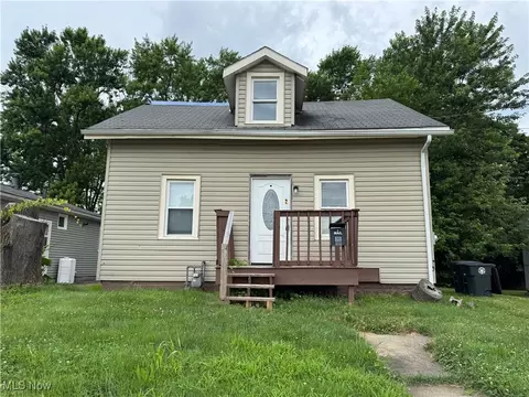 520 Ardella Ave, Akron, OH 44306