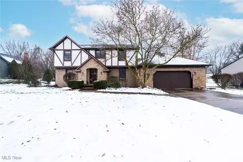 456 Greenmont Dr, Canfield, OH 44406