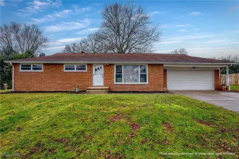1259 Faircliff St, Louisville, OH 44641