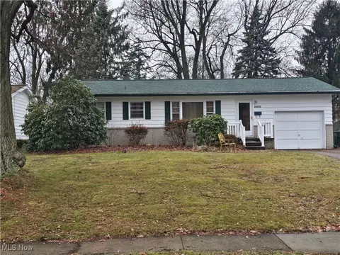 2552 Monterey St, Wooster, OH 44691