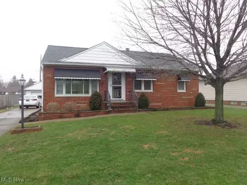 11092 Naomi Dr, Parma, OH 44130
