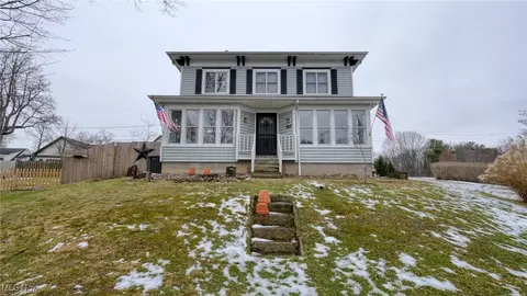 160 N Liberty St, New Concord, OH 43762