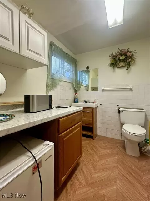 Bath - 18 Morningside Rd, Niles, OH 44446 photo 1 of 2