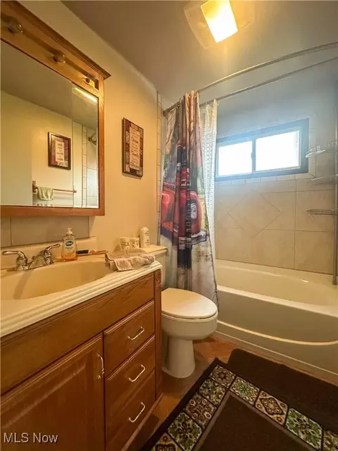 Bath - 18 Morningside Rd, Niles, OH 44446 photo 2 of 2