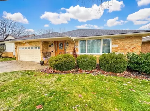 6408 Fordham Dr, Parma, OH 44129
