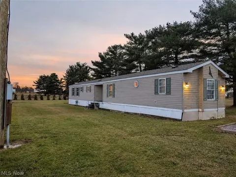 9623 Yoder Rd, Sterling, OH 44276