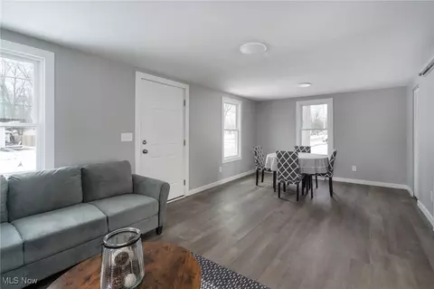 553 Purdue Ave, Elyria, OH 44035 photo 6