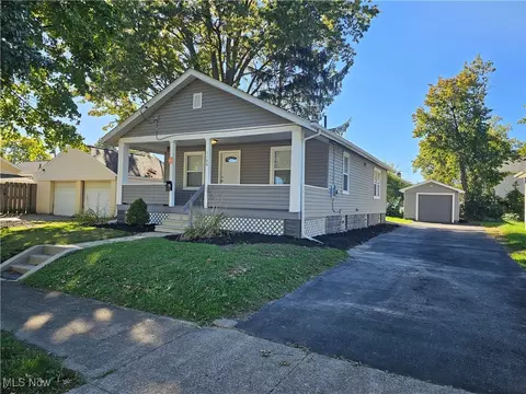 1124 Hammel St, Akron, OH 44306 photo 2