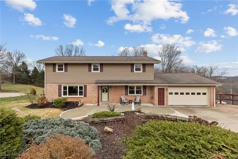 4816 White Oaks Dr, Steubenville, OH 43953